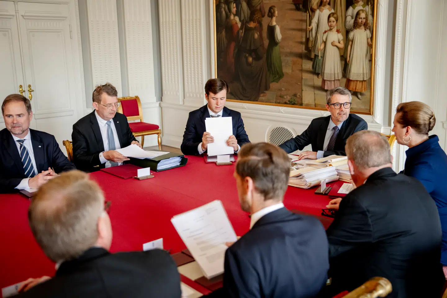 Kronprinsen under et statsråd i juni 2025. Statskundskab er en oplagt uddannelsesvej for Kronprinsen, fordi han netop skal have en viden om både politik og forvaltning.