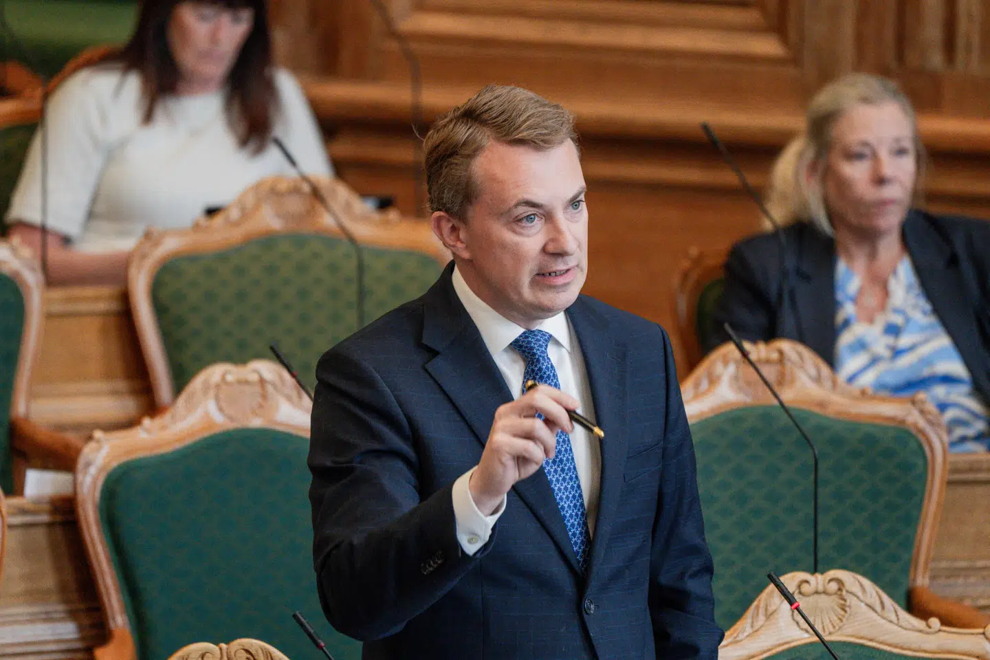 Morten Messerschmidt er kritisk over for fødevarechecken. Nogle af pengene havner nemlig hos borgere uden dansk statsborgerskab, der står uden for arbejdsmarkedet.