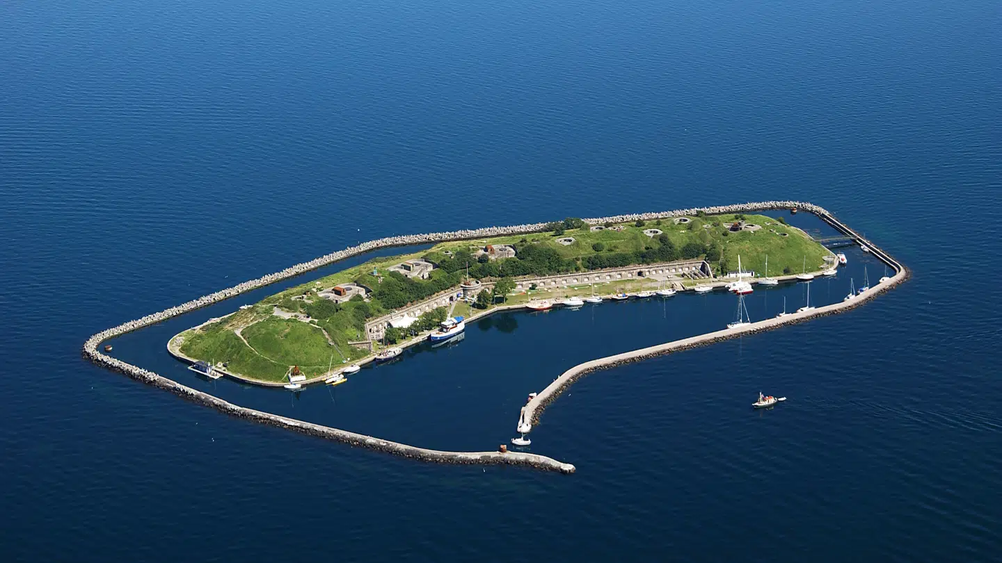 Arkivfoto af Flakfortet i Øresund.