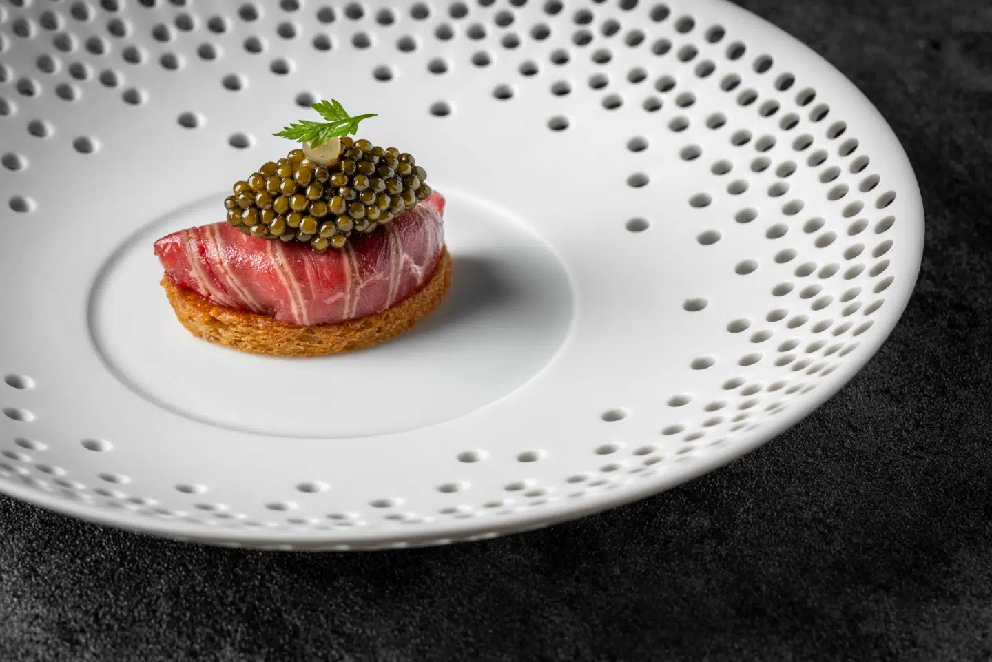 »Labskaus & caviar« kalder den 3-stjernede restaurant Sühring denne ret. Süring har normalt hjemme i Bangkok, men kommer forbi København til september.