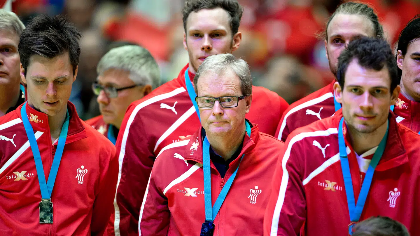 Daværende landstræner Ulrik Wilbek og resten af landsholdet, der i 2014 tabte EM-finalen til Frankrig.