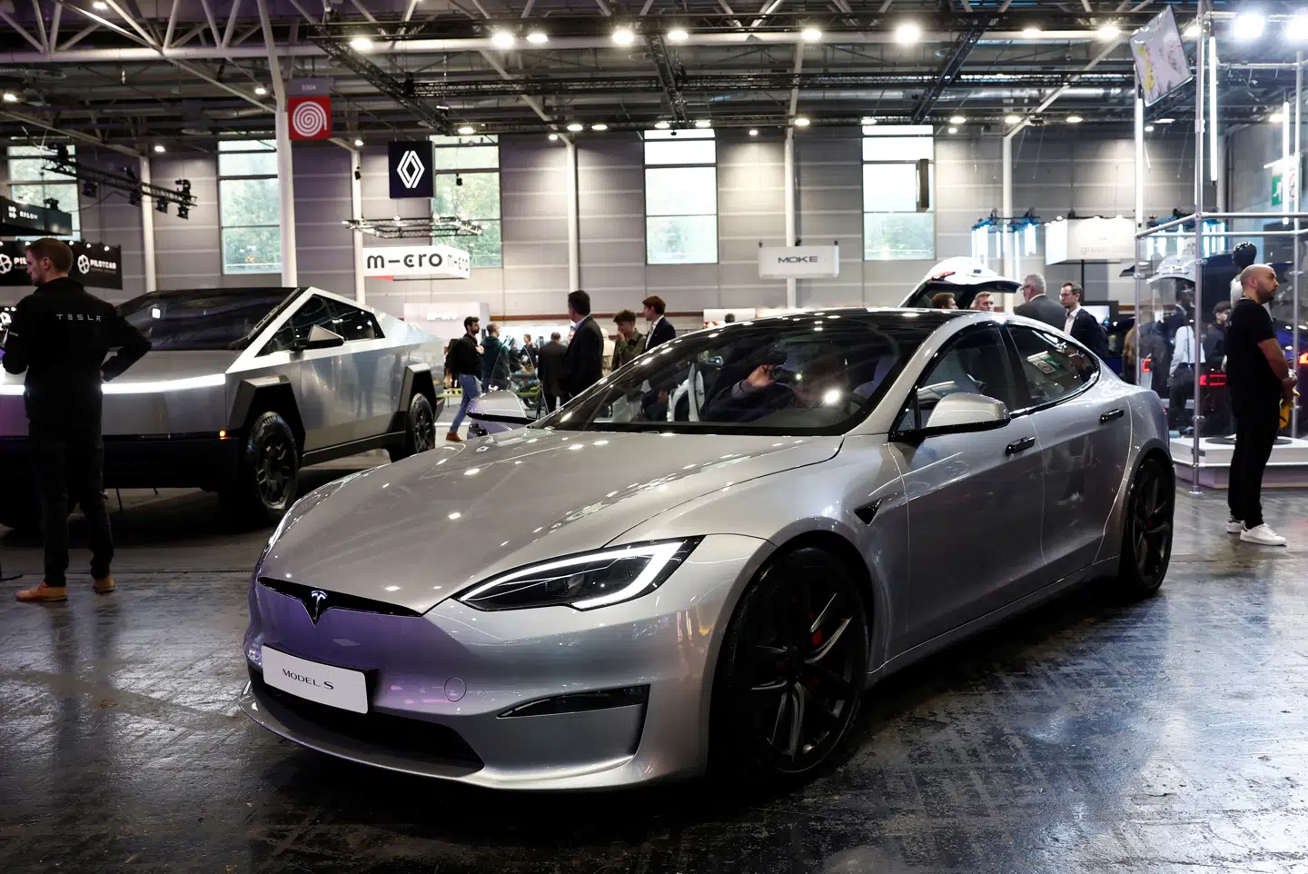 Tesla Model S-elbilen, der vises frem i Paris 2024.
