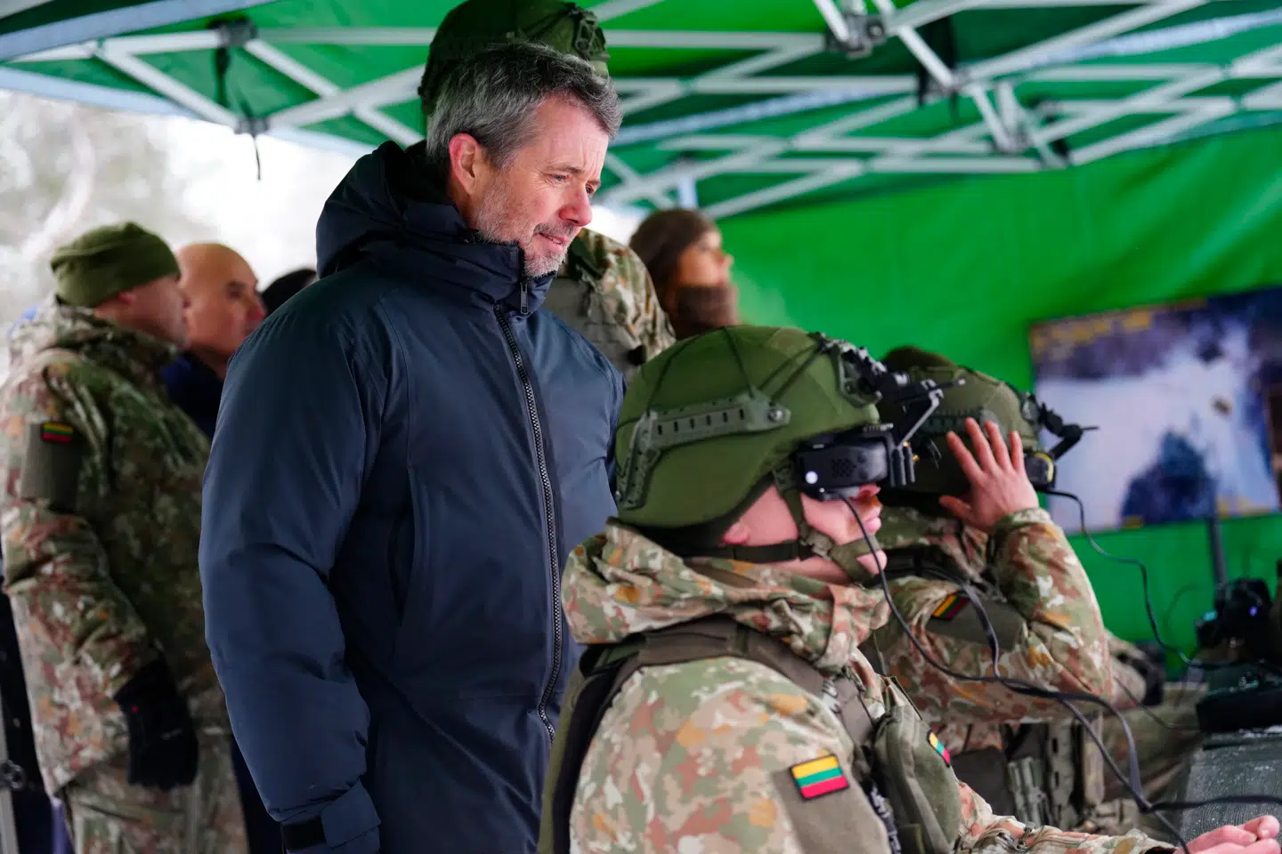 Under statsbesøget i Litauen besøgte Kongeparret Litauens hjemmeværn og skytteunionen.