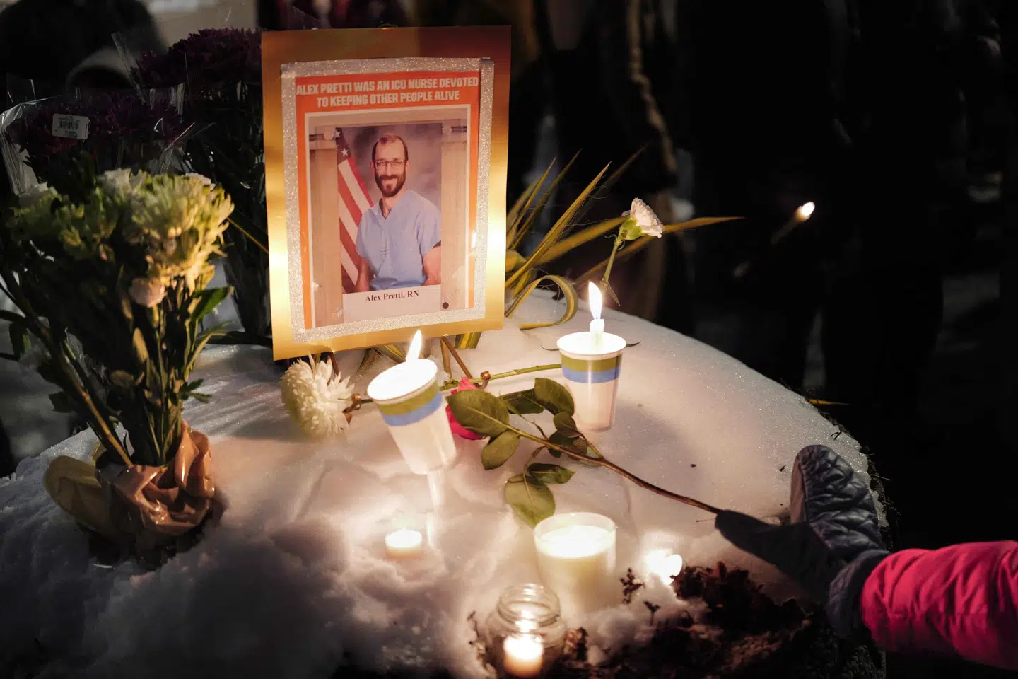 Alex Pretti er blandt andet blevet mindet med blomster og stearinlys i Washington D.C. Han blev dræbt 24. januar af føderale grænsebetjente. (Arkivfoto).