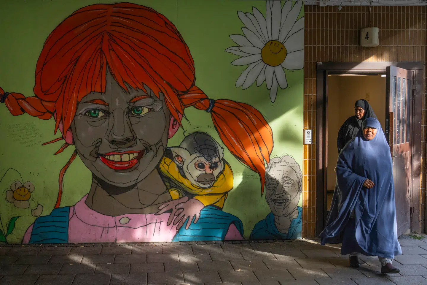 Indvandrere og efterkommere sætter i stigende grad deres præg på svensk politik, lyder det beklagende i avisen Göteborgs-Posten. I Stockholm-forstaden Rinkeby, som Berlingske besøgte for nylig har 92,3 procent af indbyggerne anden etnisk baggrund end svensk. De fleste har rødder i Somalia. Foto: Søren Bidstrup