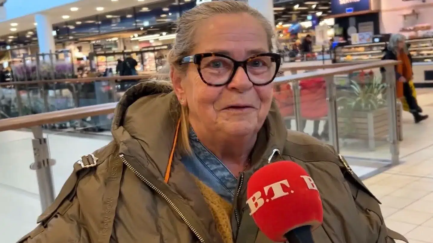 Pensionisten Kirsten Gertsen har tænkt sig at bruge fødevarechecken på en pigetur.