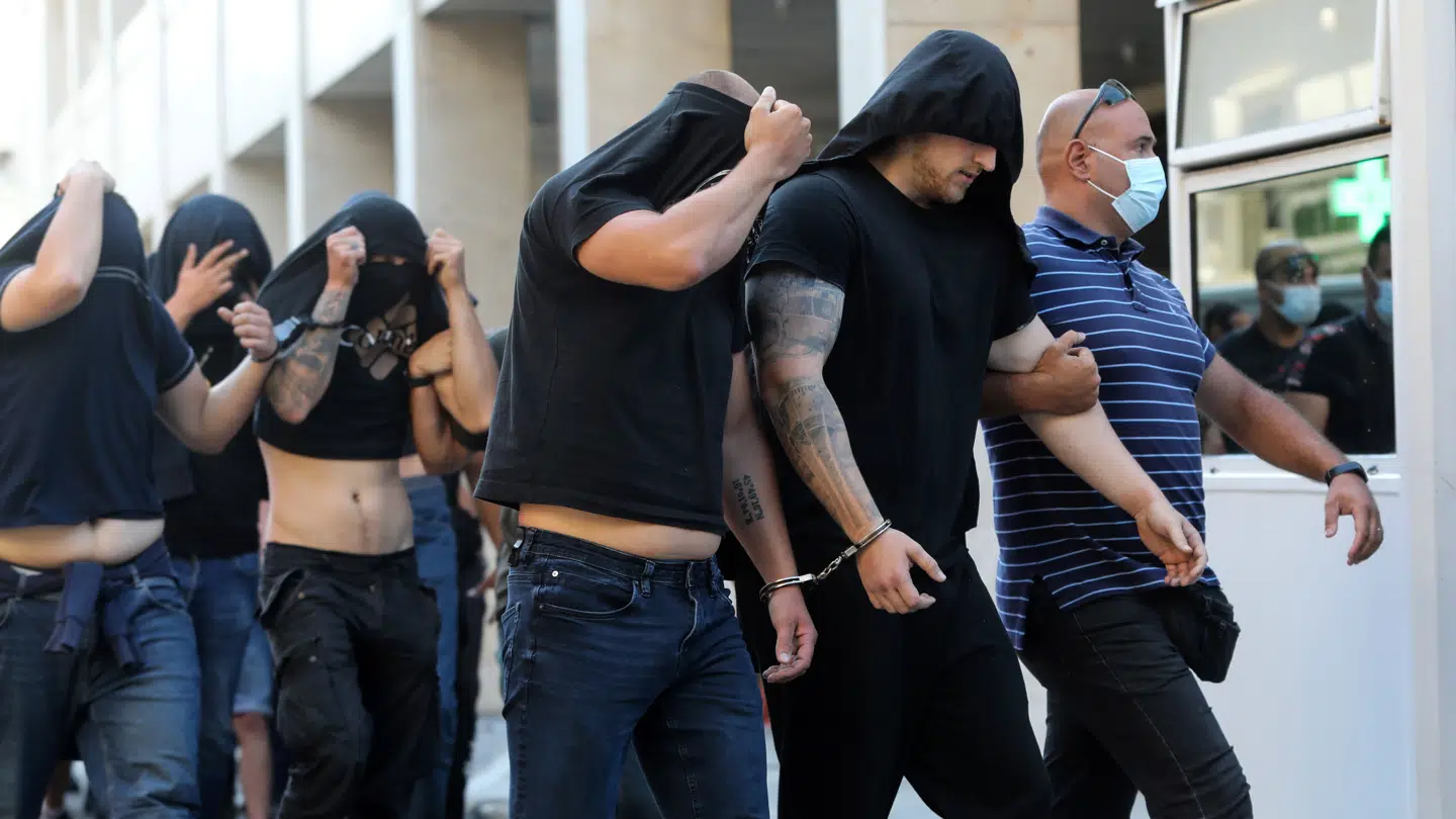 Arkivfoto. Tilhængere af Dinamo Zagreb har tidligere været på kant med loven efter opgør mod udenlandske klubber. Her i 2023, hvor 49 personer blev anholdt under kampe mellem græske og kroatiske fans.