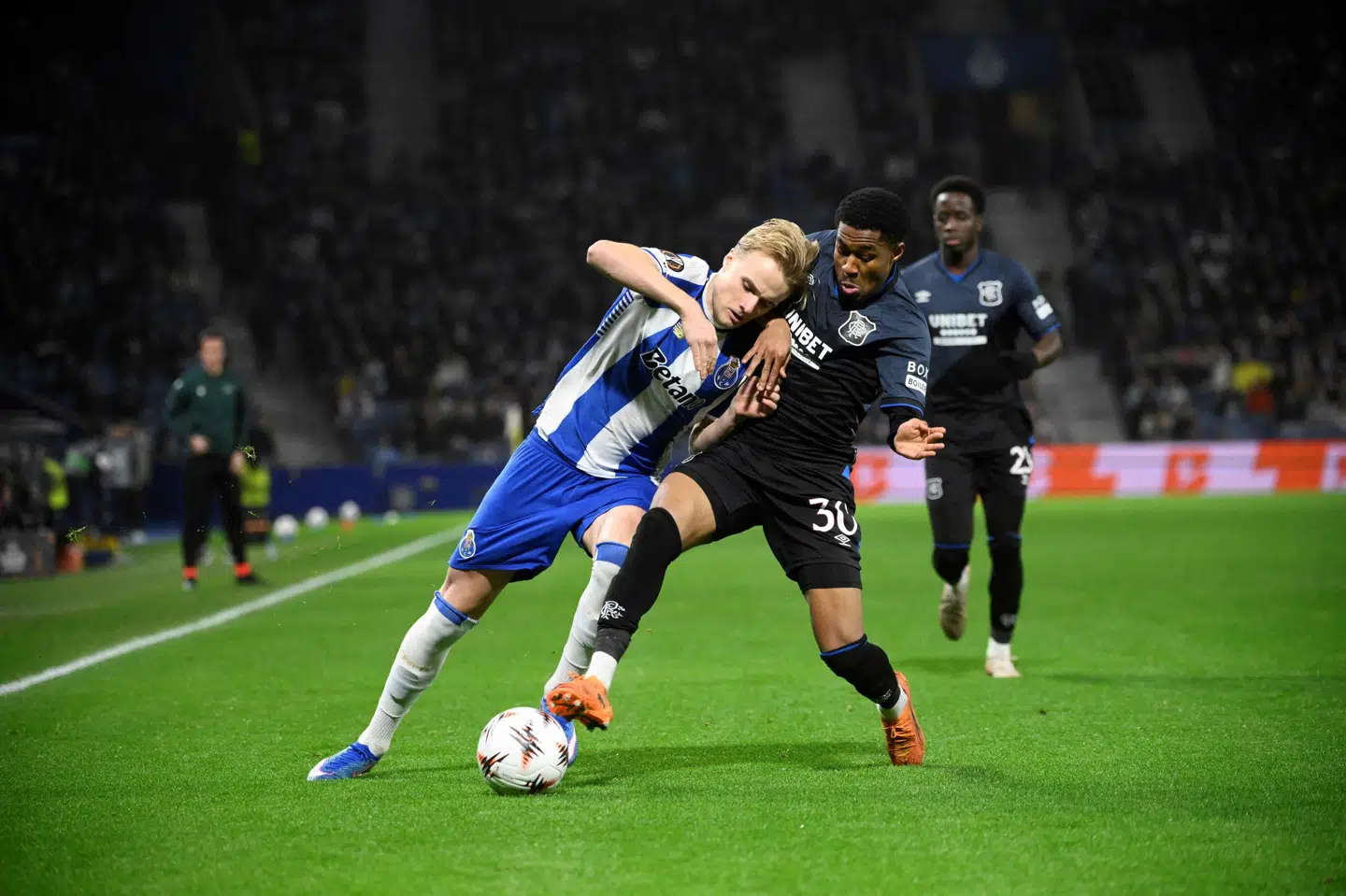 Victor Froholdt sled og slæbte som sædvanlig for FC Porto.