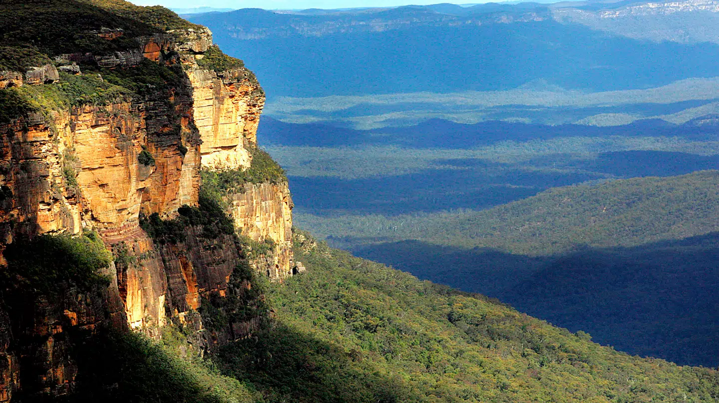 Blue Mountains National Park vest for Sydney er kendt for sit ufremkommelige terræn.