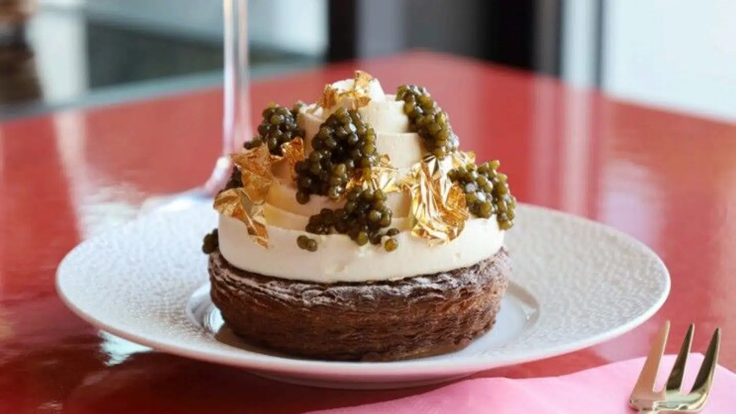 Der er blandt andet caviar og bladguld på sidste års udgave af sæsonens dyreste fastelavnsbolle, men Maison slår altså deres egen pris i år med en endnu mere eksklusiv fastelavnsbolle.