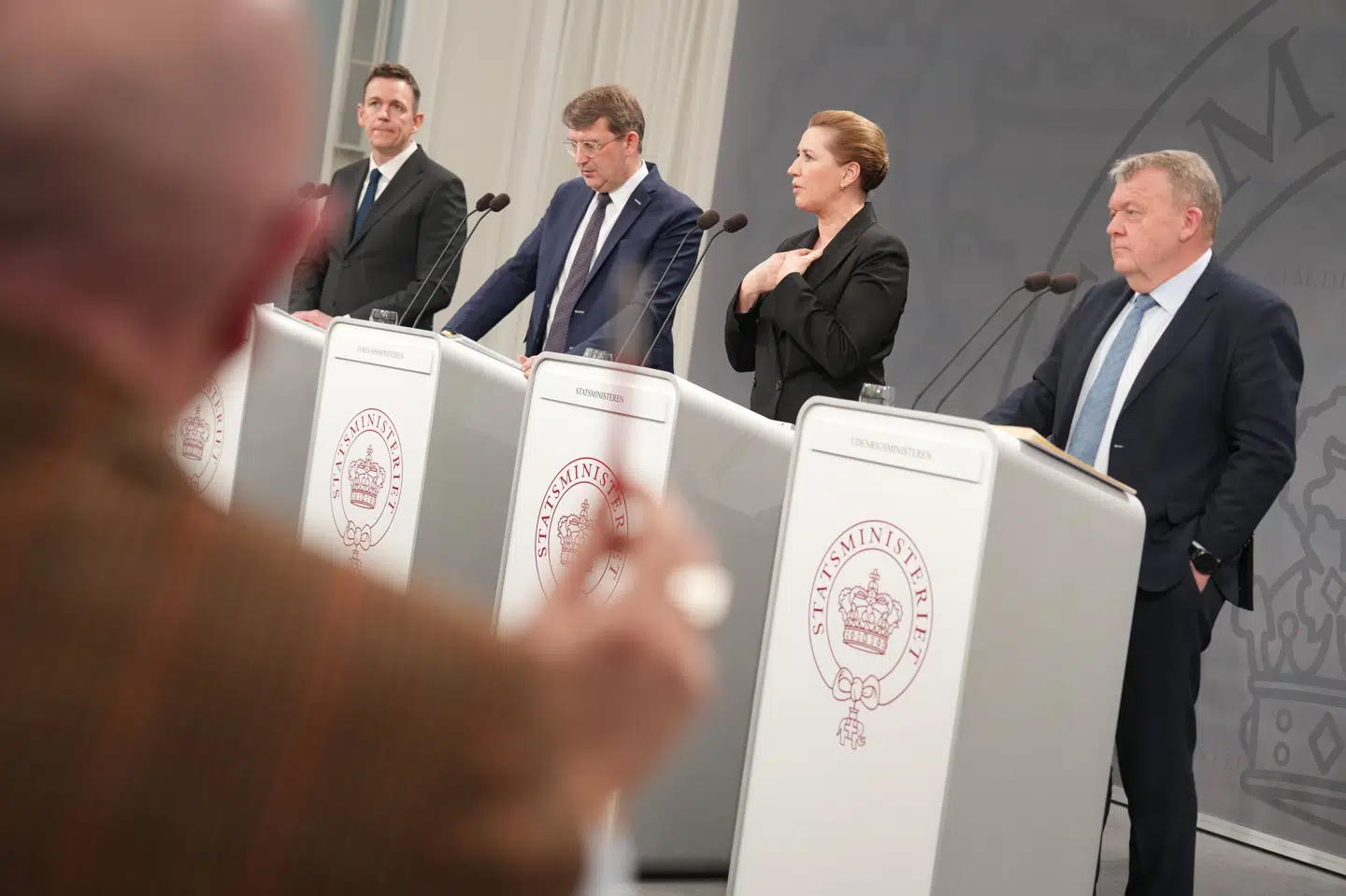 Fire af regeringens ministre præsenterede fredag regeringens udspil til en udvisningsreform.