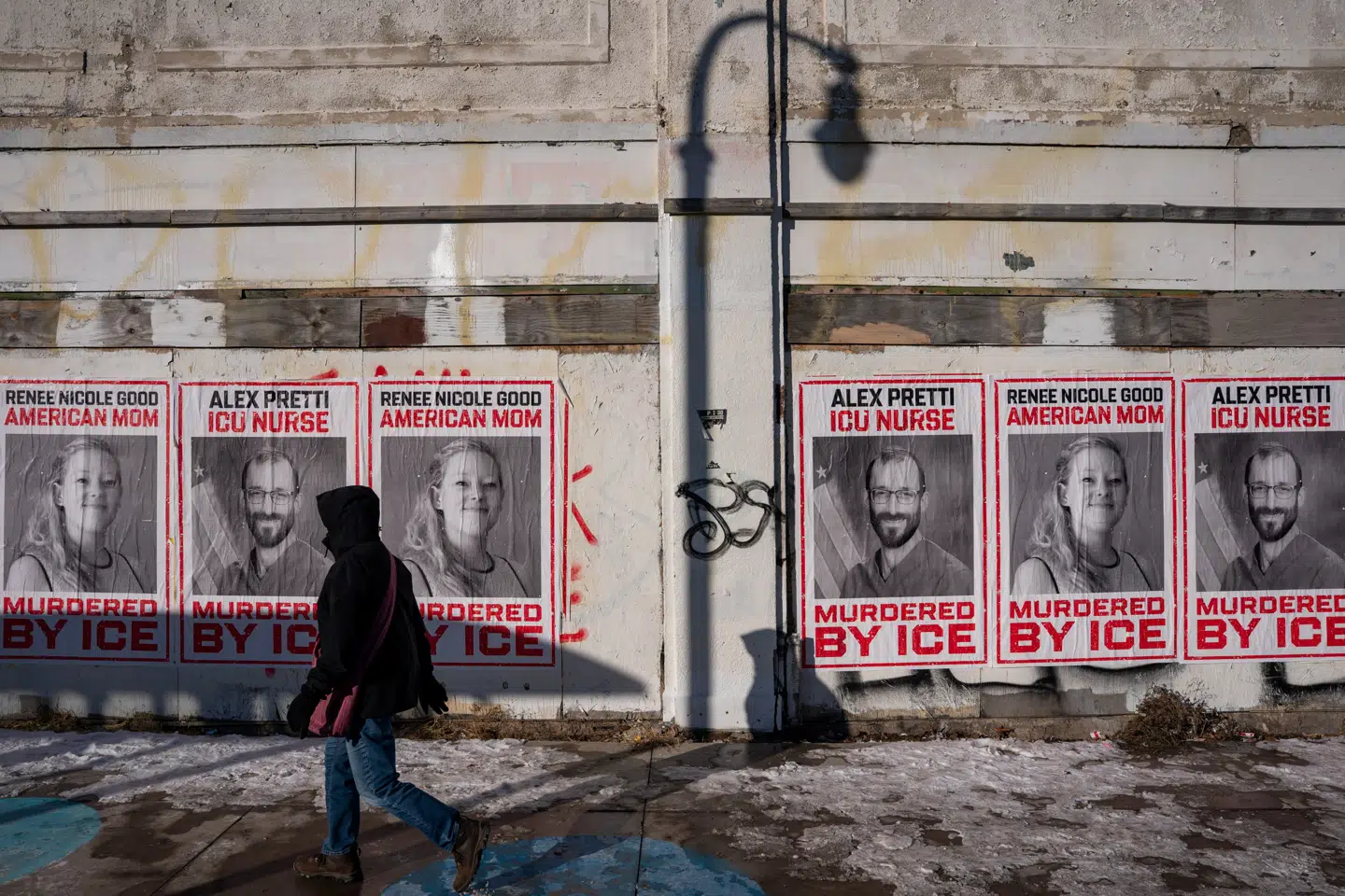 I Minneapolis er der blevet sat mindeplakater op for Renee Good og Alex Pretti, der begge er blevet dræbt under den igangværende ICE-operation i byen.