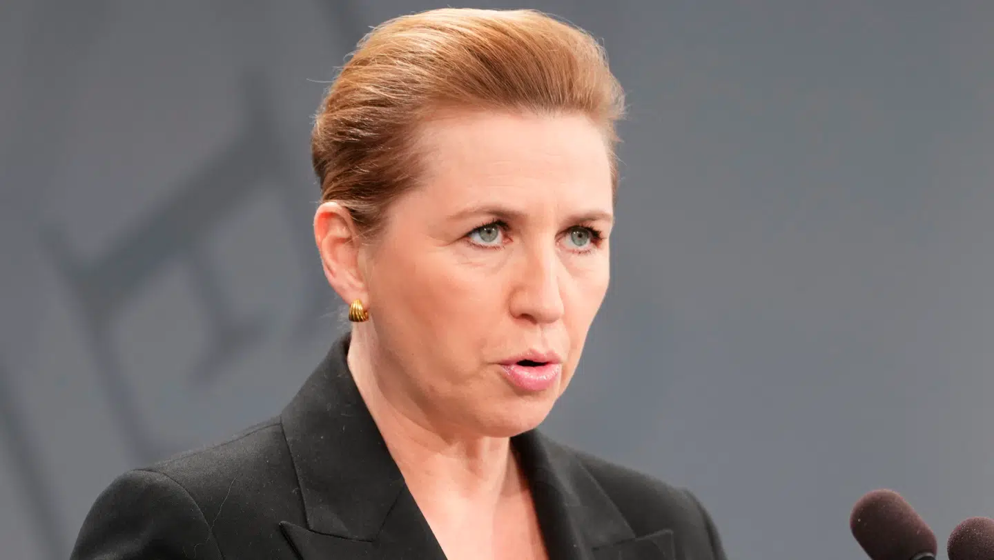 Statsminister Mette Frederiksen, vicestatsminister og forsvarsminister Troels Lund Poulsen, udenrigsminister Lars Løkke Rasmussen og udlændinge- og integrationsminister Rasmus Stoklund præsenterer regeringens nye udvisningsreform på et pressemøde i København.