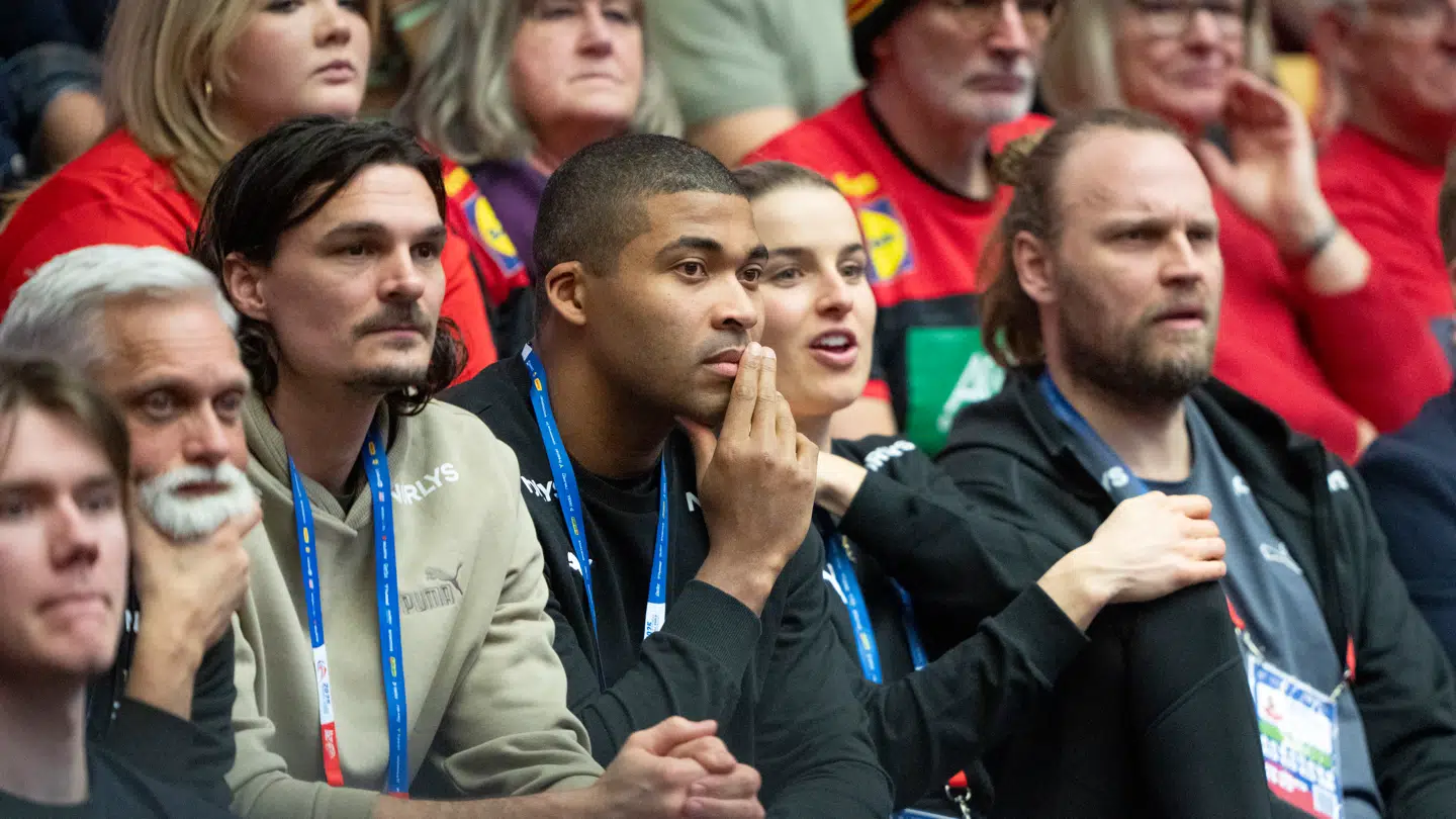 Mentaltrænere på tribunen under sidste års VM.