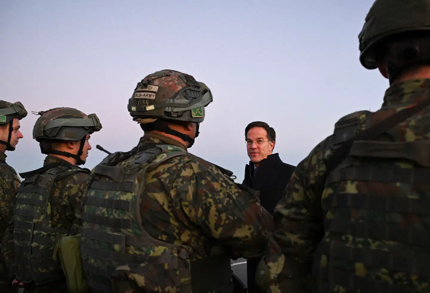 NATOs generalsekretær Mark Rutte mener ikke Europa kan klar sig uden USA. Men tidligere amerikansk topofficer og øverbefalendende for NATO i Europa er uenig.