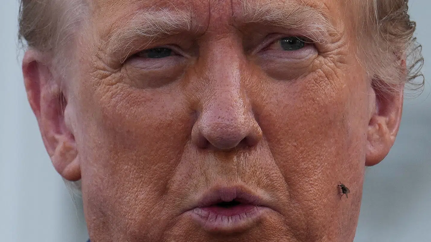 Trump kræver 10 milliarder dollar i erstatning for læk.