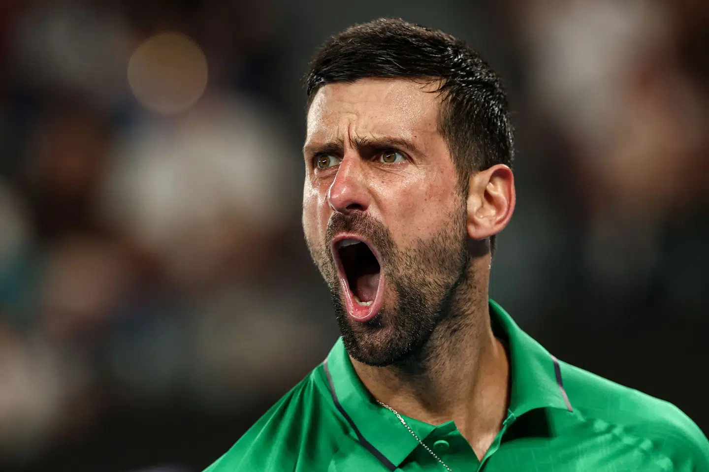 38-årige Novak Djokovic slog Jannik Sinner i en tætspillet semifinale ved Australian Open.