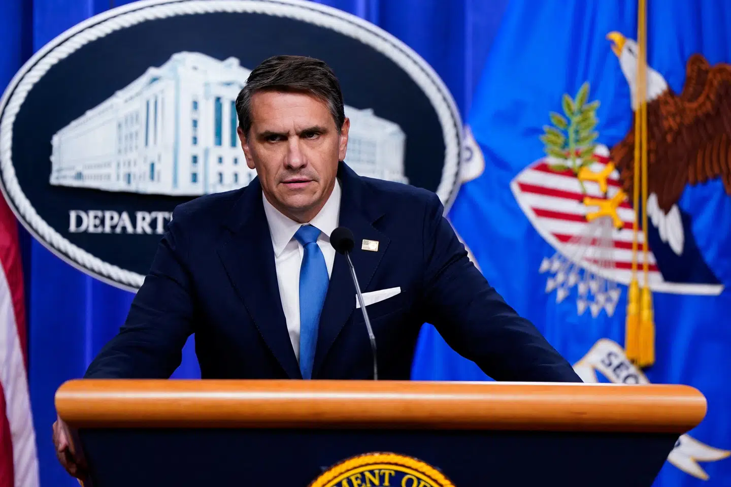 USA's vicejustitsminister, Todd Blanche, holder pressemøde fredag i Justitsministeriet i Washington. D.C., hvor han fortæller om frigivelsen af yderligere dokumenter med tilknytning til Jeffrey Epstein.