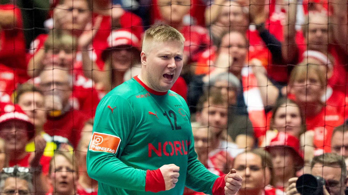 Der var tumult i Boxen efter Danmarks semifinalesejr over Island.