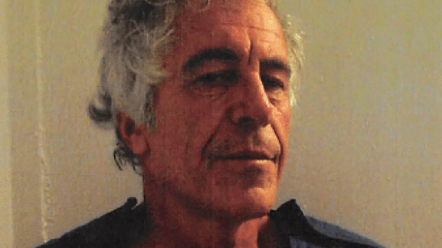 Fredag offentliggjorde det amerikanske justitsministerium mere end tre millioner siders dokumenter i Epstein-sagen.