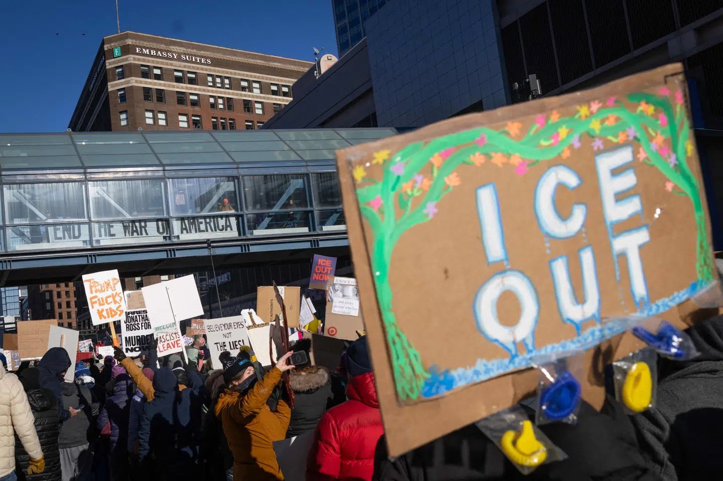 Efter at en amerikansk kvinde blev dræbt af en betjent fra immigrationsmyndigheden ICE den 7. januar i Minneapolis har der været voldsomme demonstrationer mod myndigheden. ICE arbejder i øjeblikket sammen med USA's grænsepoliti i Minneapolis for at pågribe personer, der opholder sig ulovligt i USA. (Arkivfoto).