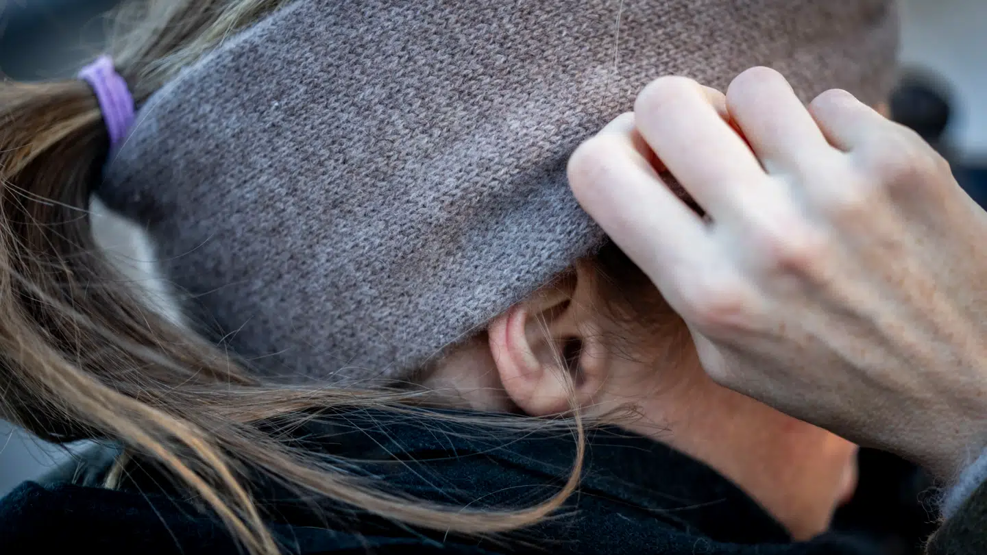 Husk at tage det varmeste vintertøj på, hvis du skal udenfor denne søndag – for det bliver koldt, og vinden vil få det til at føles endnu koldere.
