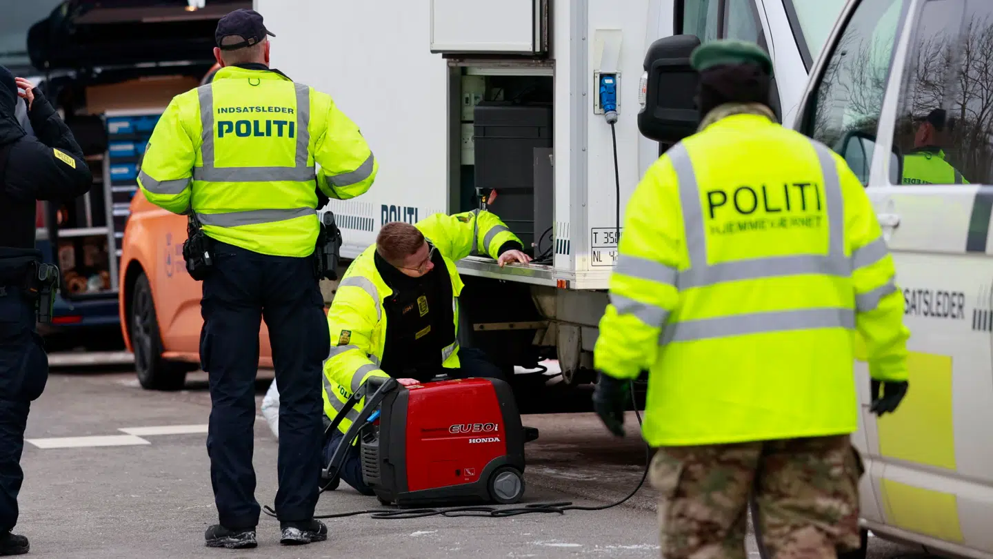 Politiet er til stede i Korsløkkeparken i Odense søndag den 1. februar 2026. Natten til søndag har en eksplosion fundet sted og mellem 20 og 40 borgere er evakueret