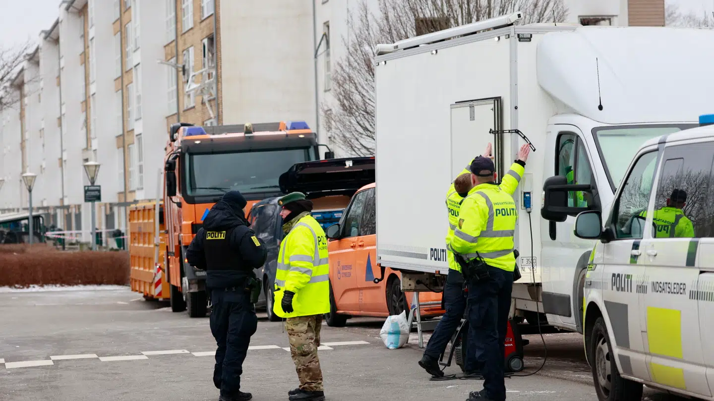 Politiet er til stede i Korsløkkeparken i Odense søndag den 1. februar 2026. Natten til søndag har en eksplosion fundet sted og mellem 20 og 40 borgere er evakueret