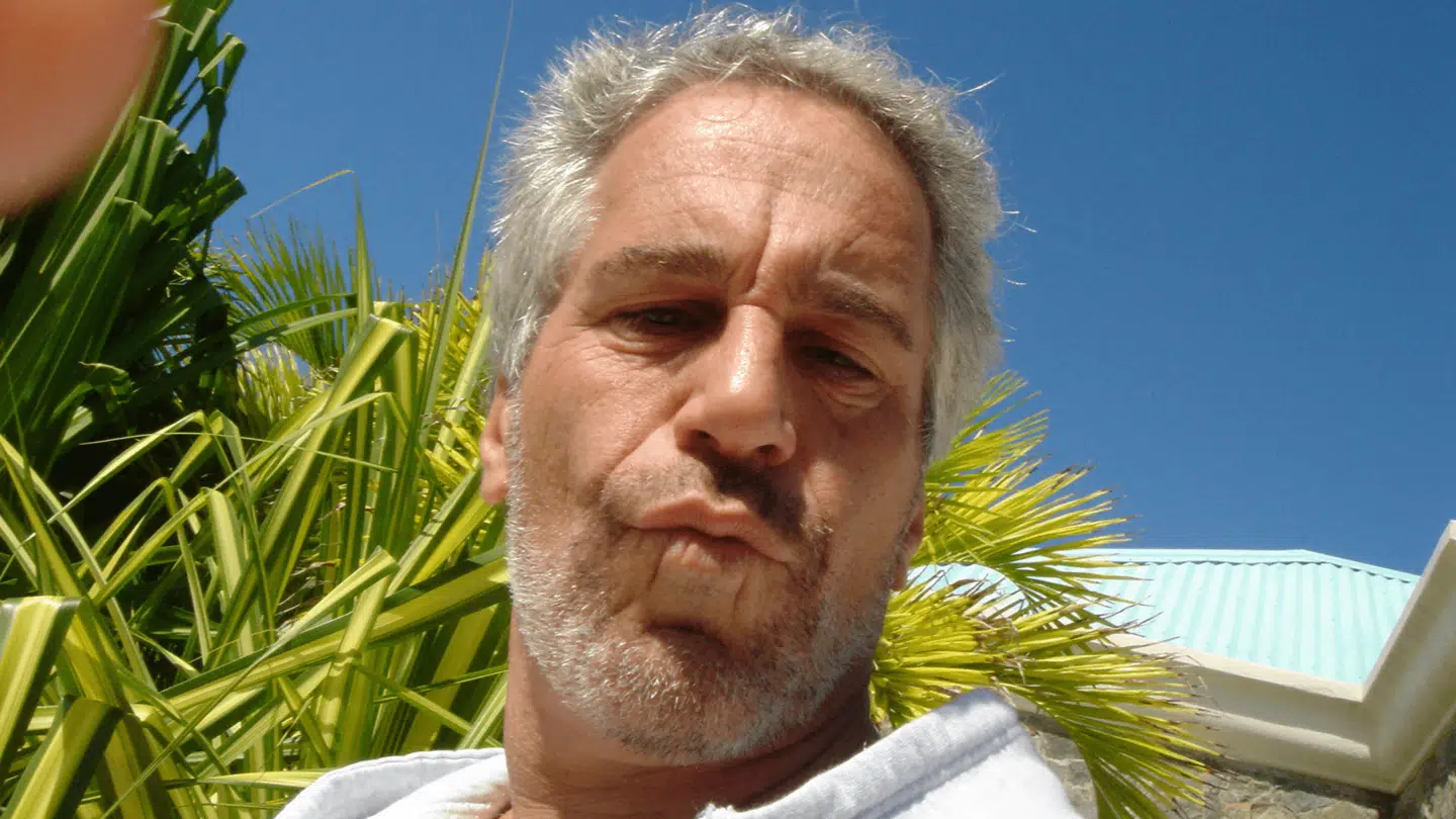 Her ses den afdøde sexualforbryder Jeffrey Epstein i et billede, der var blandt de mange dokumenter det amerikanske justitsministerium offentliggjorde i december sidste år.
