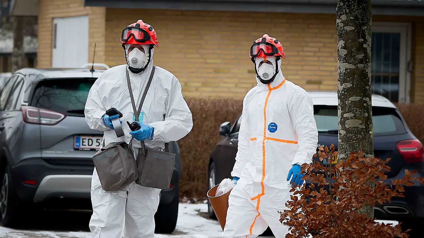Politiet har været talstærkt til stede på en adresse i Odense SØ efter en voldsom eksplosion natten til søndag.