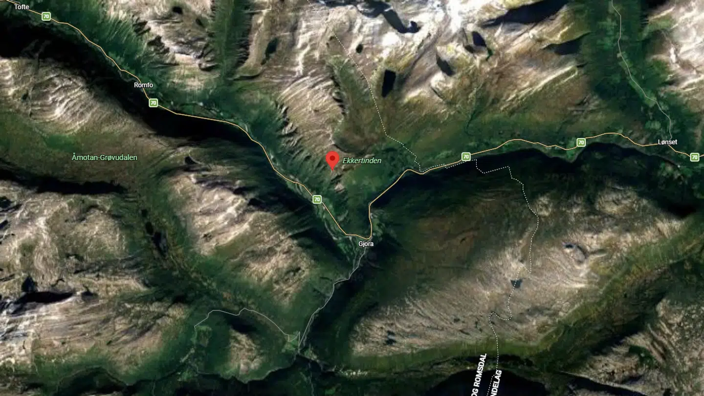 Ekkertinden ligger i Sunndal og er over en kilometer højt.