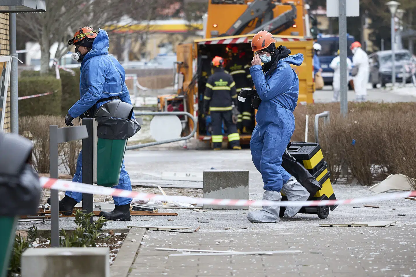 Politiet og teknikere har siden natten til søndag været til stede i Korsløkkeparken i Odense efter en eksplosion. 11 borgere blev evakueret.