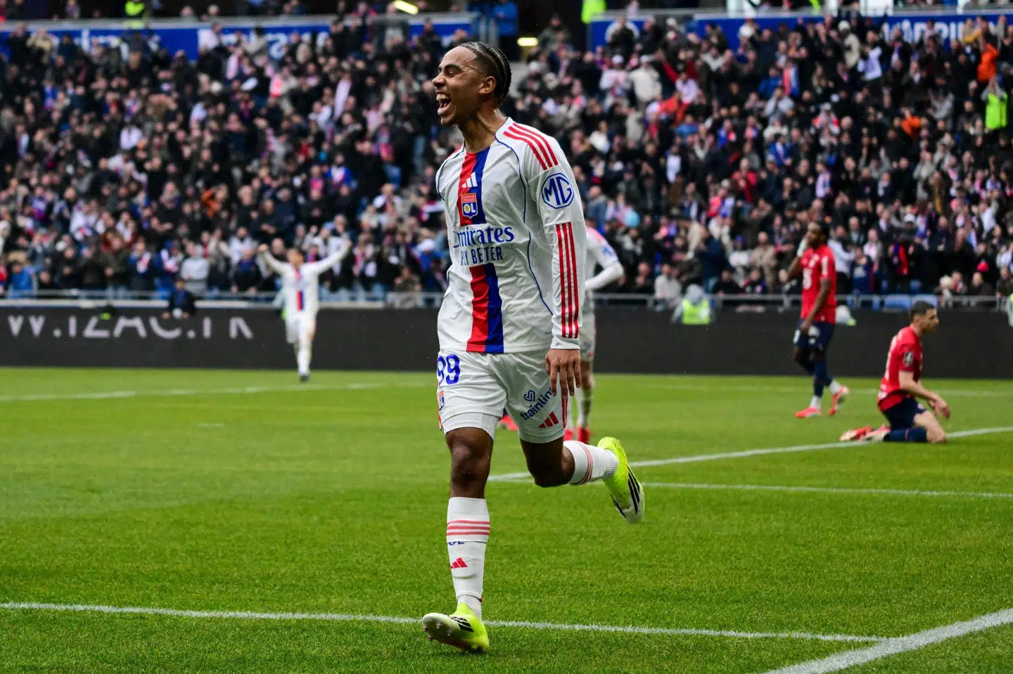 Noah Nartey fejrer sit første mål som Lyon-spiller.