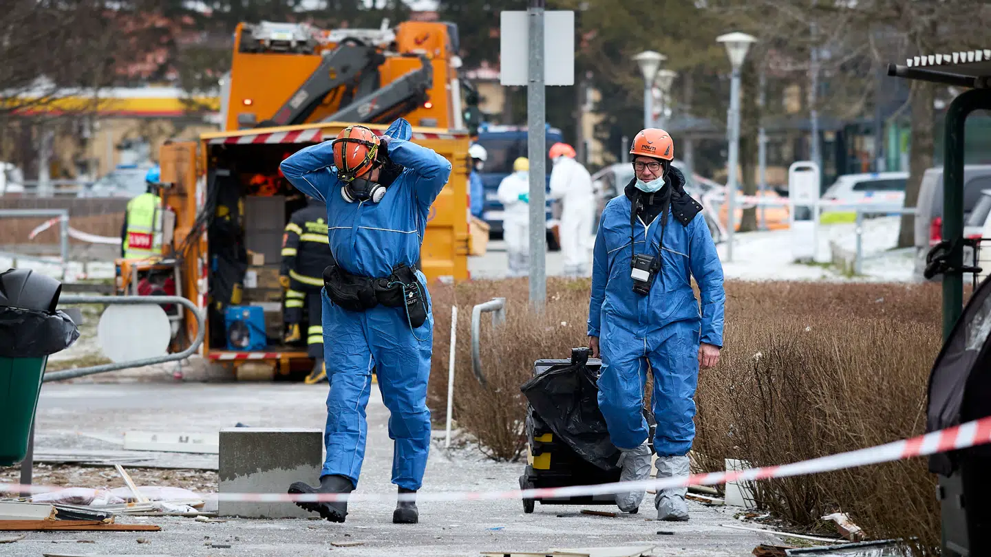Politiet oplyser, at de mistænker personer fra det kriminelle miljø i Odense for at stå bag handlingen.