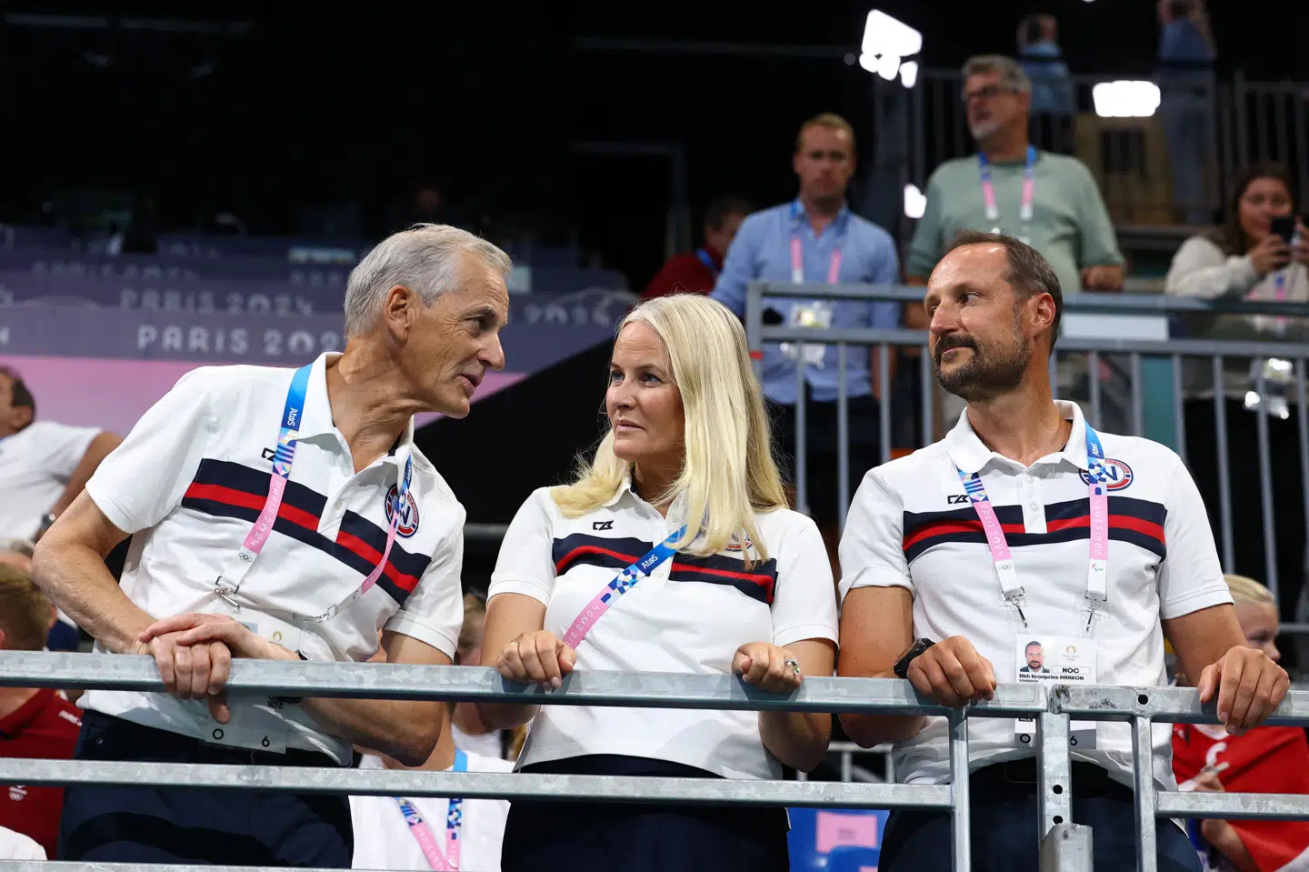 Den norske statsminister, Jonas Gahr Støre, ses her sammen med kronprinsesse Mette-Marit og kronprins Haakon under OL i Paris i 2024. (Arkivfoto).