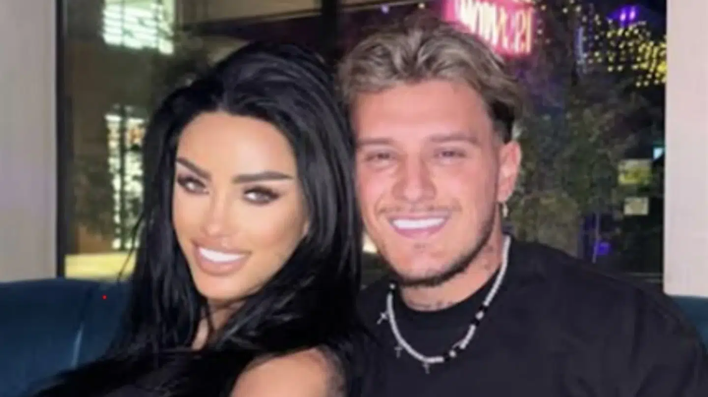 Katie Price (tv.) gik for nylig fra JJ Slater (th.). Nu taler han for første gang siden bruddet.