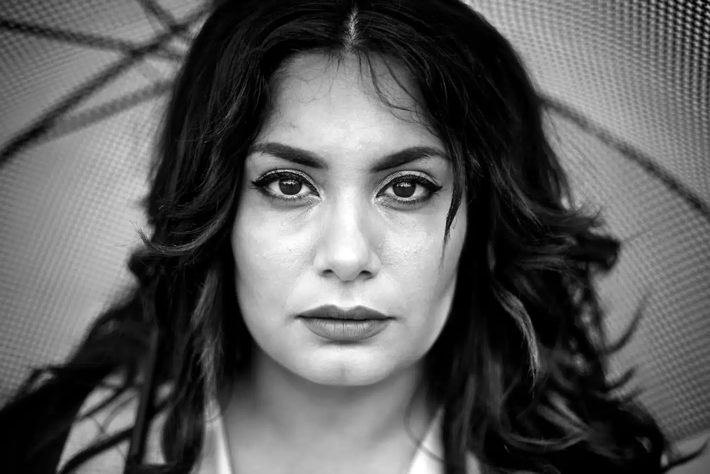 »Jeg bliver utryg, hver gang jeg laver opdateringer på Facebook om Iran. Jeg ved, at der bliver holdt øje med mig,« siger dansk-iranske Anahita Malakians.