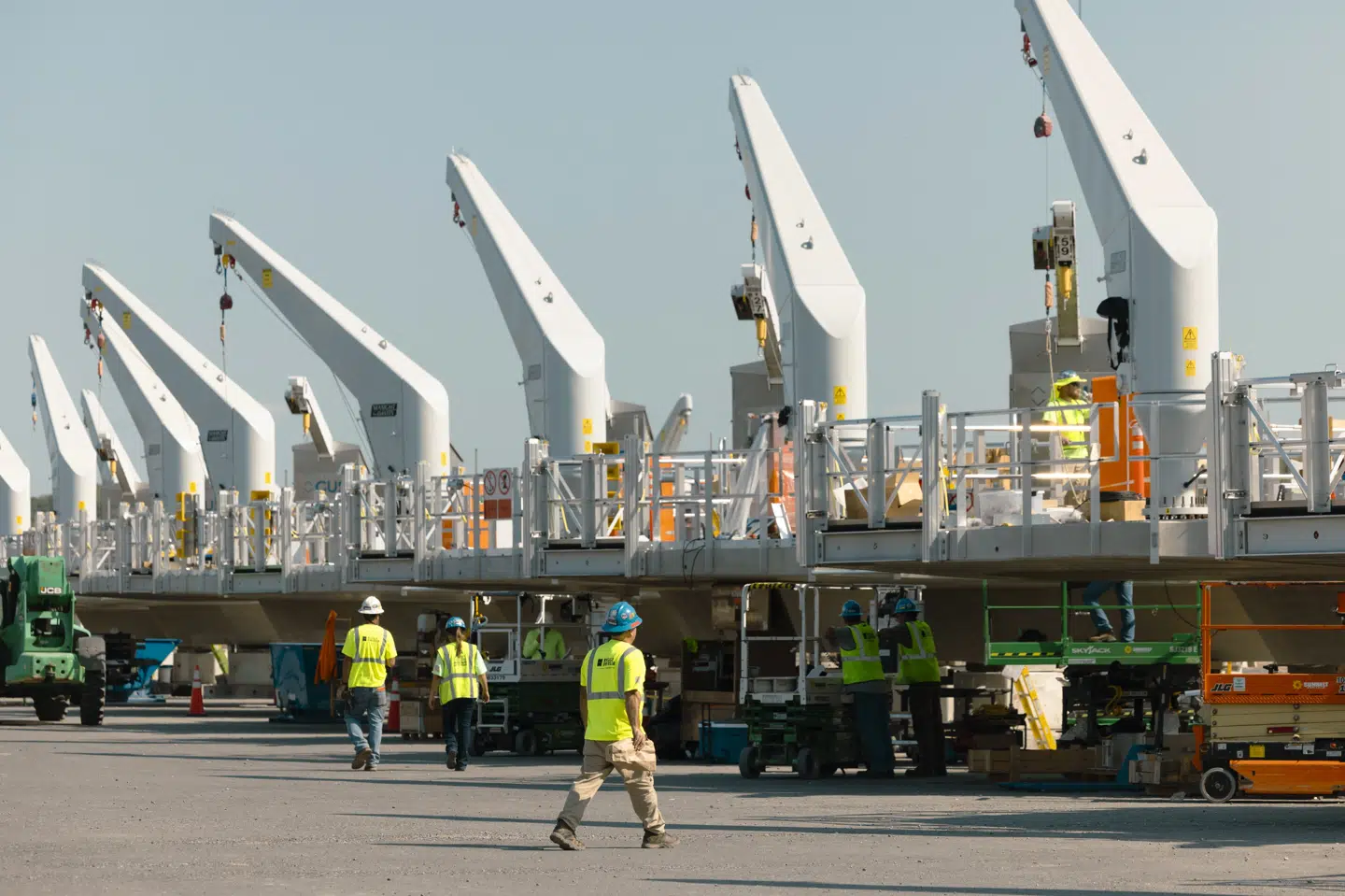 En dommer i Washington, D.C. har mandag givet energiselskabet Ørsted medhold i at få sat byggestoppet på havvindprojektet Sunrise Wind på pause. Det betyder, at arbejdet nu må genoptages. (Arkivfoto).
