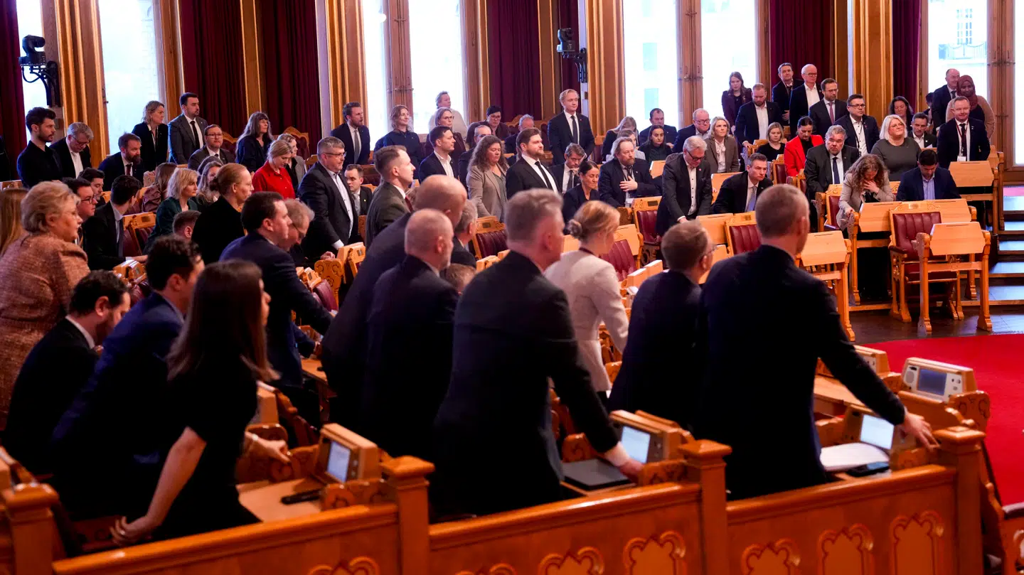 Her stemmer politikerne tirsdag i Stortinget om, hvorvidt man skal beholde monarkiet som styreform.