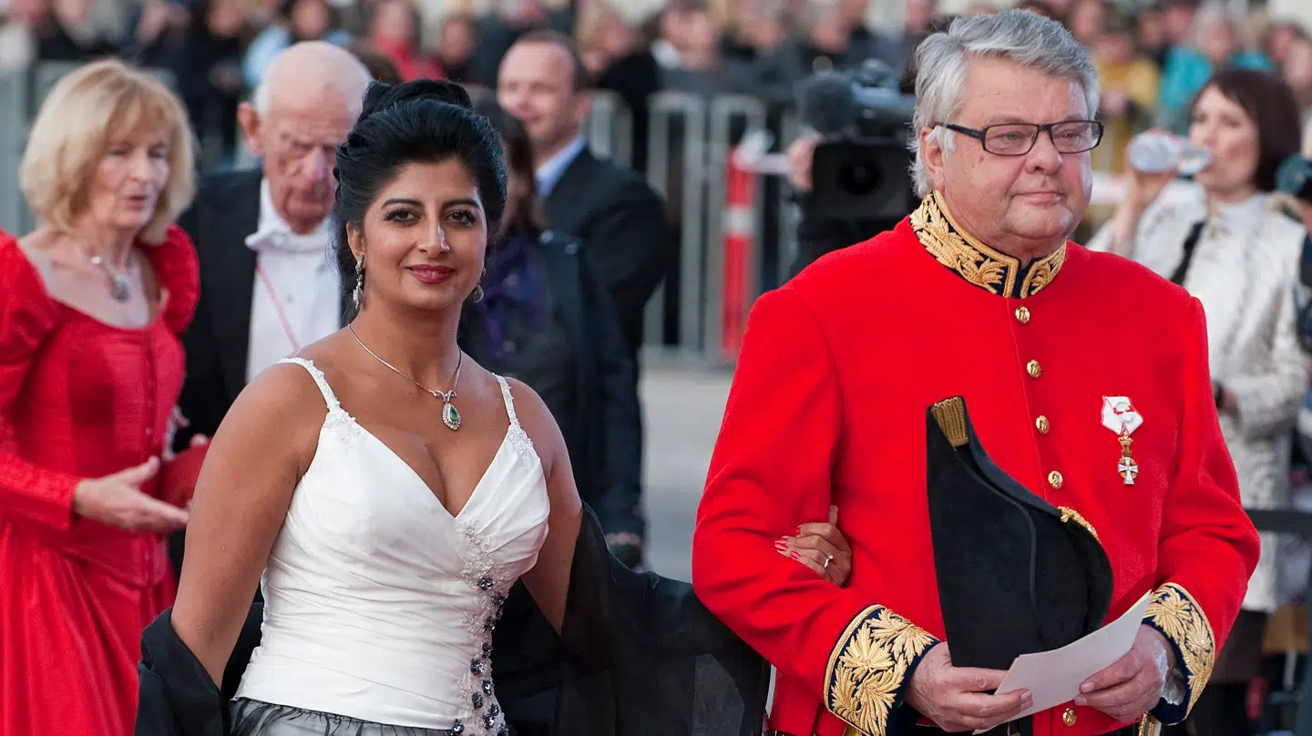 Susan Astani og tidligere kammerherre Christian Kjær til Dronning Margrethes 70-års fødselsdag med gallaforestilling på Det Kongelige Teater.