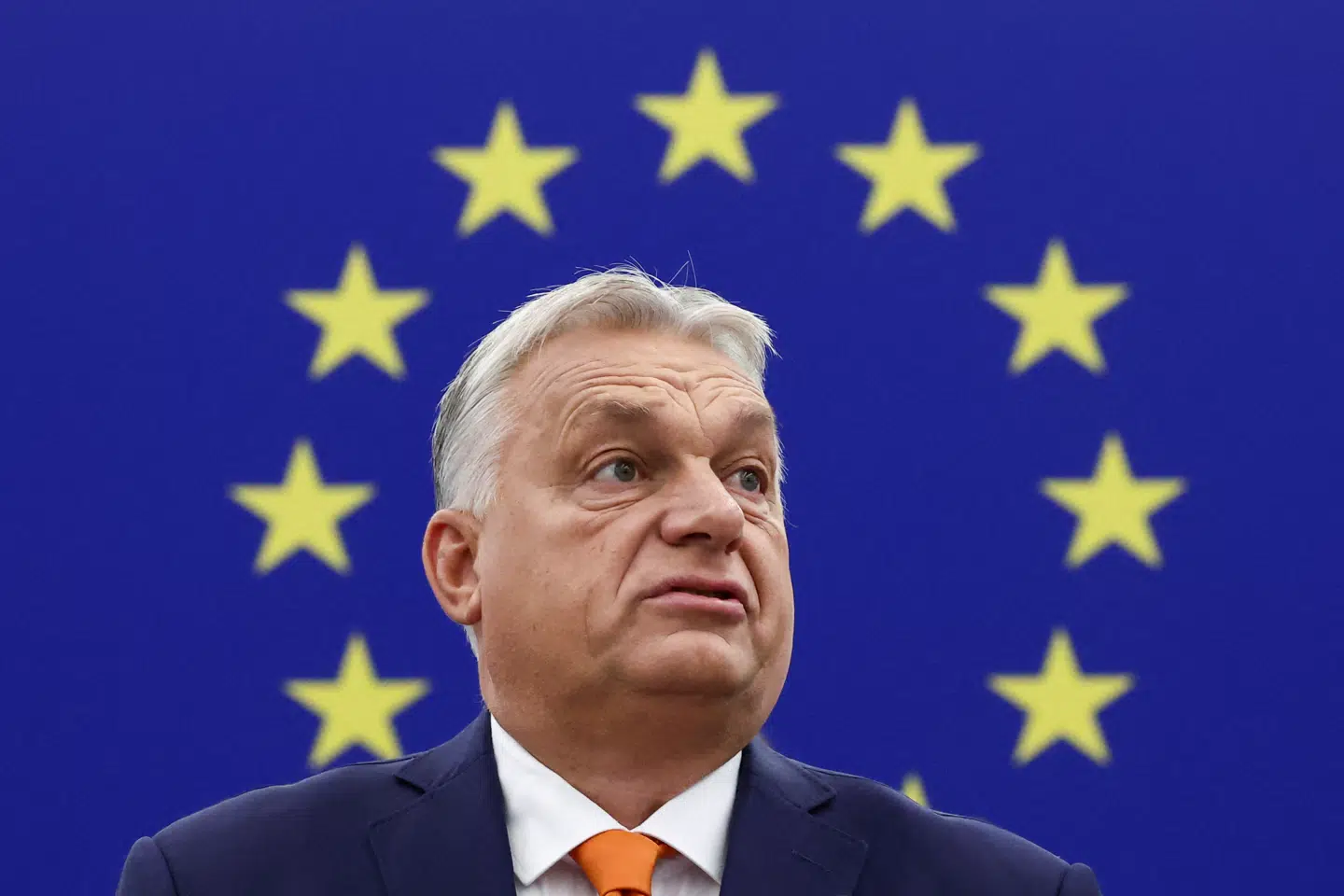 EU-landenes længst siddende premierminister, ungarske Viktor Orbán, under et besøg i Europa-Parlamentet i 2024. Orbán giver den normalt som hård EU-kritiker.