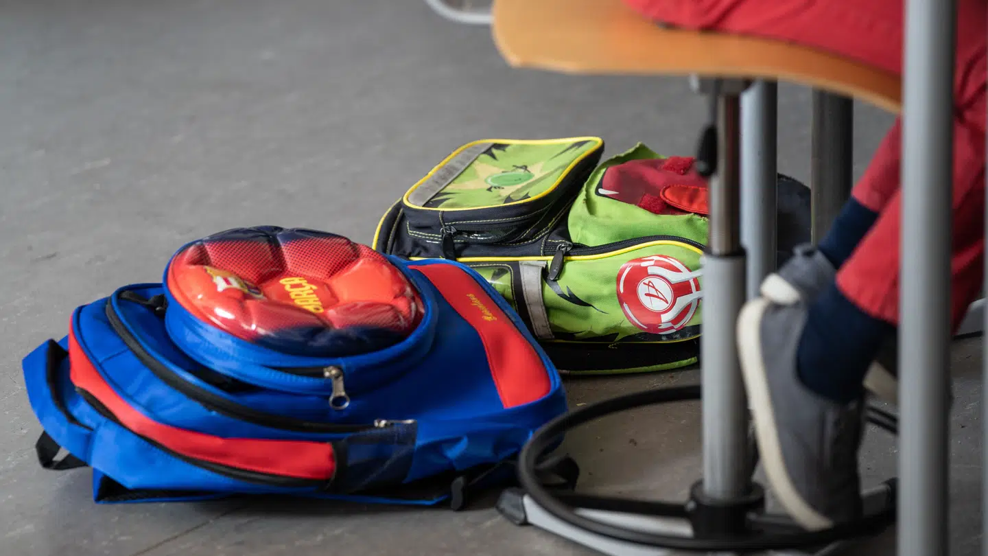 Ifølge det nye udspil må der fremover kun være 14 elever i de små klasser.