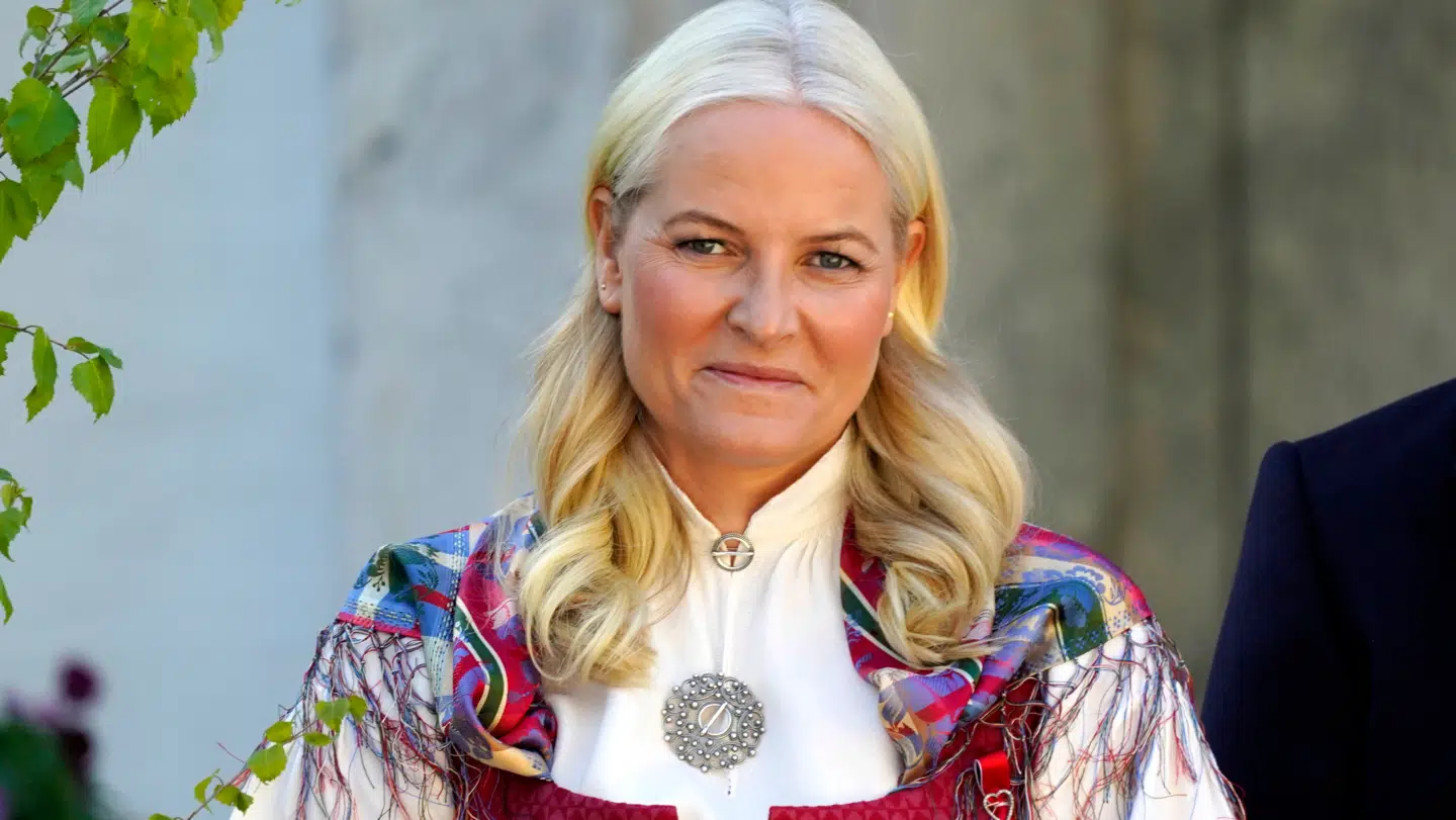 Den norske kronprinsesse Mette-Marit sendte blandt andet en smiley til den dømte sexforbryder Jeffrey Epstein.