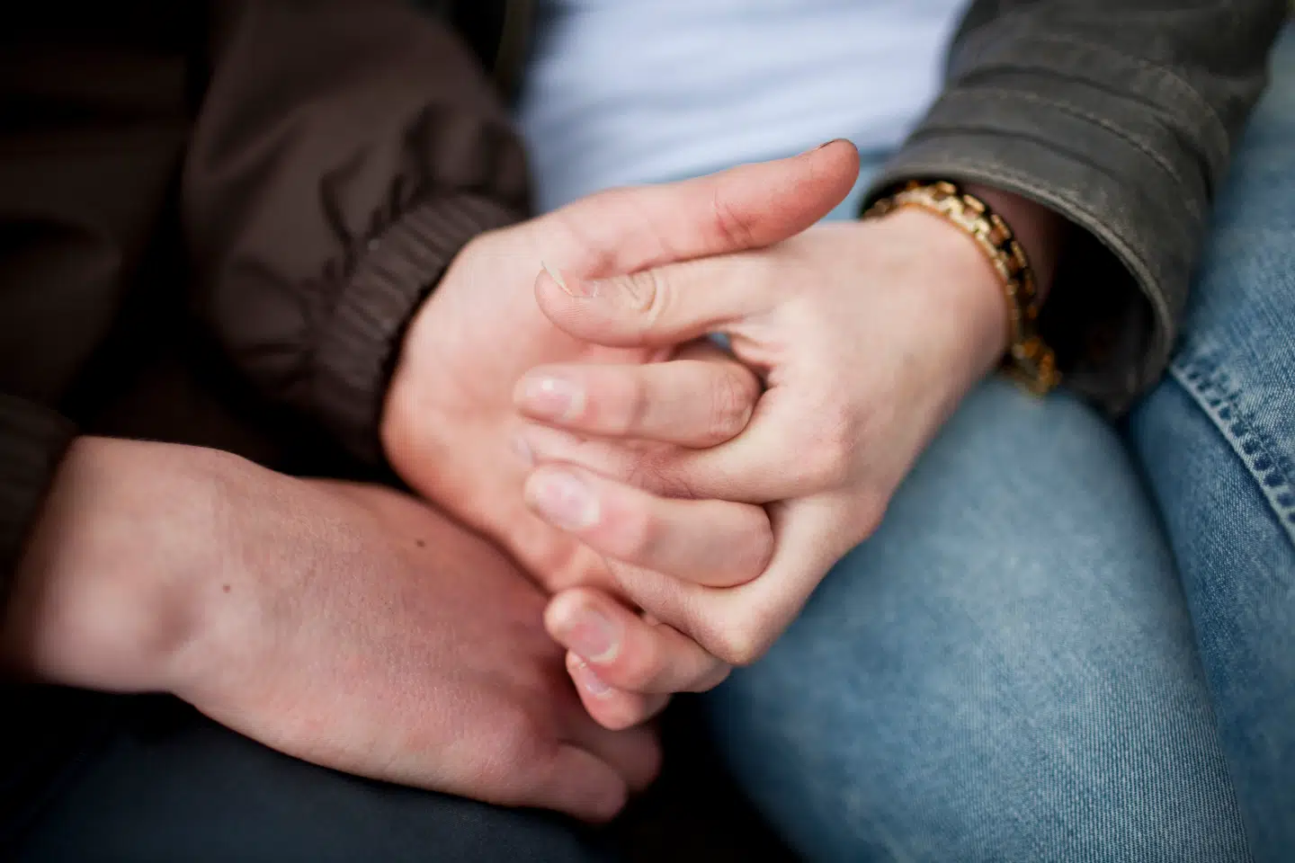 Er det skæbne, at man mødes igen efter flere års tavshed? Kristín Marja Baldursdóttirs nye roman er fyldt med skæbnesvangre begivenheder og livsomvæltende møder – og det er der intet mærkeligt over.