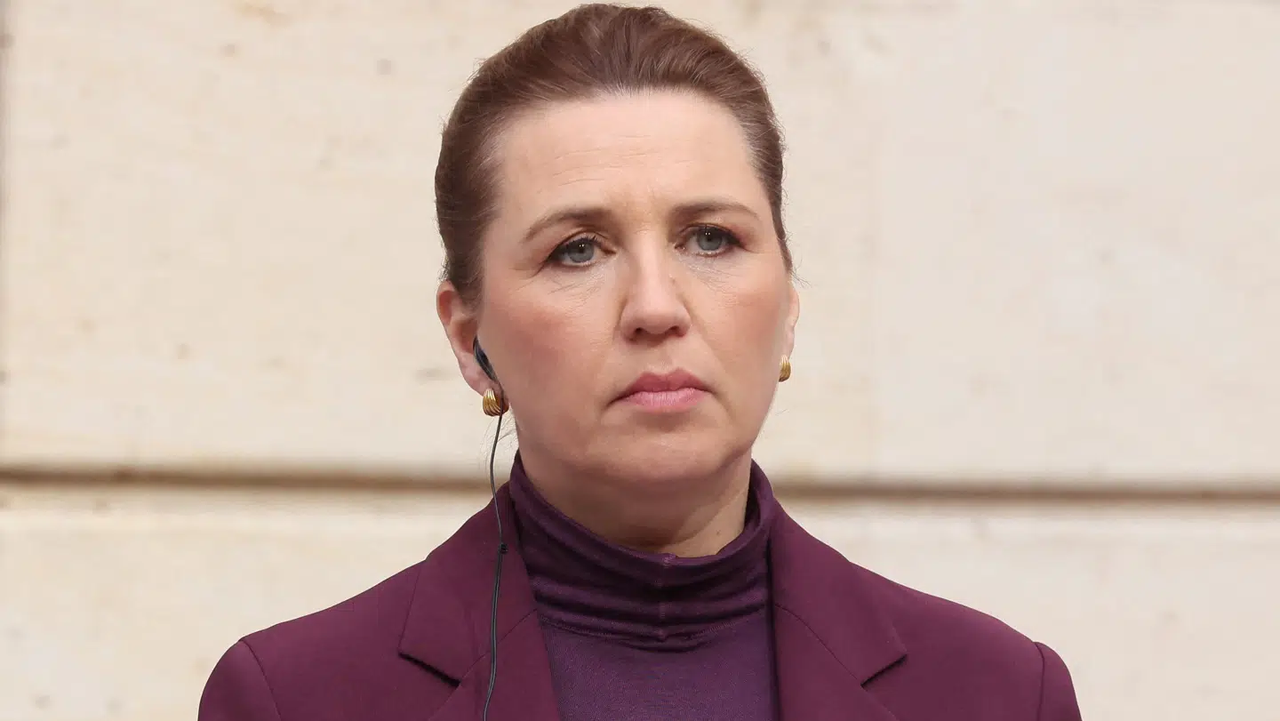 Statsminister Mette Frederiksen blev bevist holdt ude af den direkte dialog med amerikanerne, siger Lars Løkke i ny dokumentar.