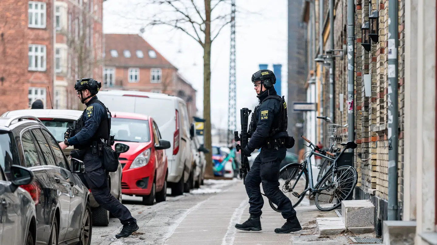 Politiaktion på Gammel Jernbanevej i Valby i København onsdag den 4. februar 2026.