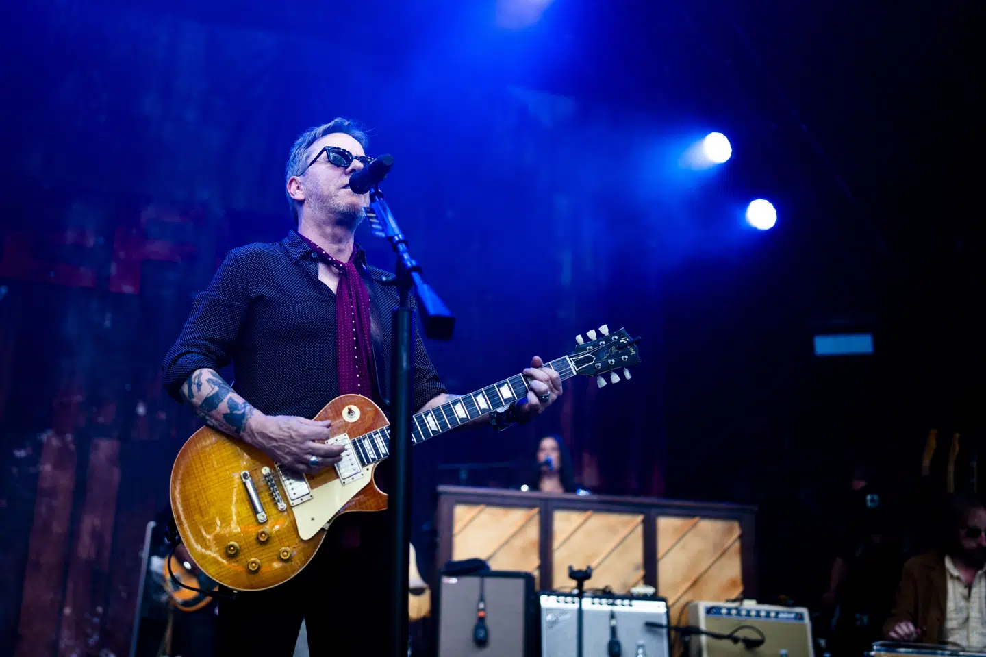 Kiefer Sutherland optrådte på Smukfest i 2024. Nu vender den britisk-canadiske skuespiller og musiker tilbage til Danmark med sin musik. (Arkivfoto).