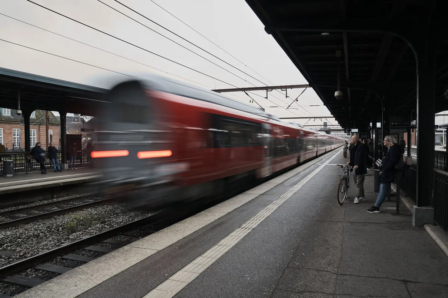 Togtrafikken bliver udfordret de kommende otte dage, oplyser DSB. (Arkivfoto).