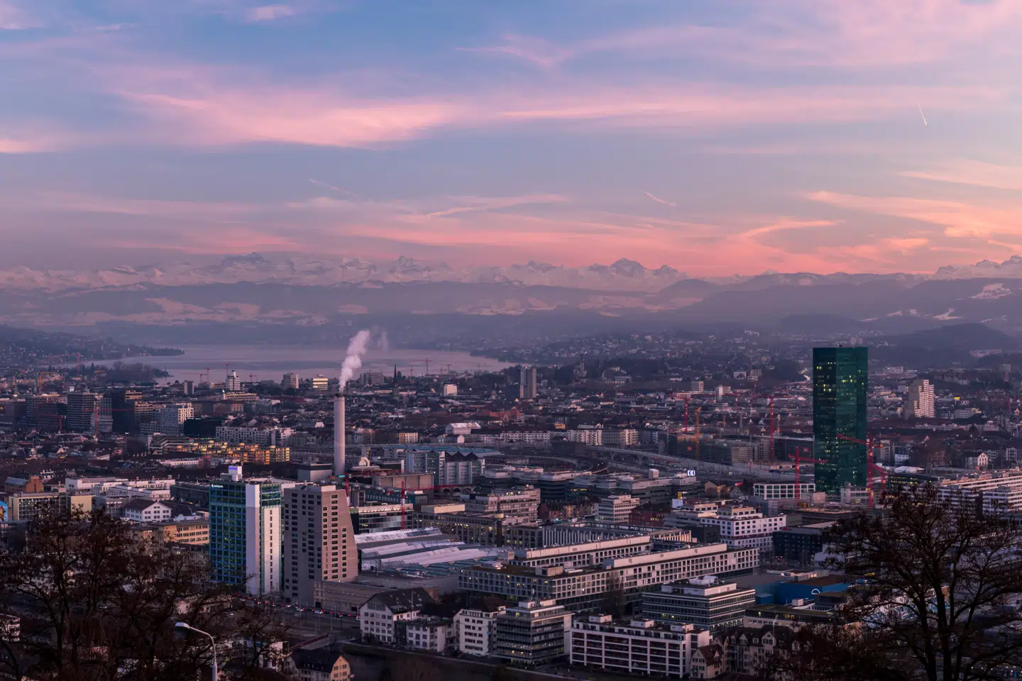 En efterårsdag i 2008 fløj Niels til Zürich for at skrive under på et dokument i Nordeas private banking-afdeling. 11 år senere dukkede både Niels og Nordea op i de lækkede Panama Papers. Niels ønsker at være anonym og optræder kun med sit fornavn.