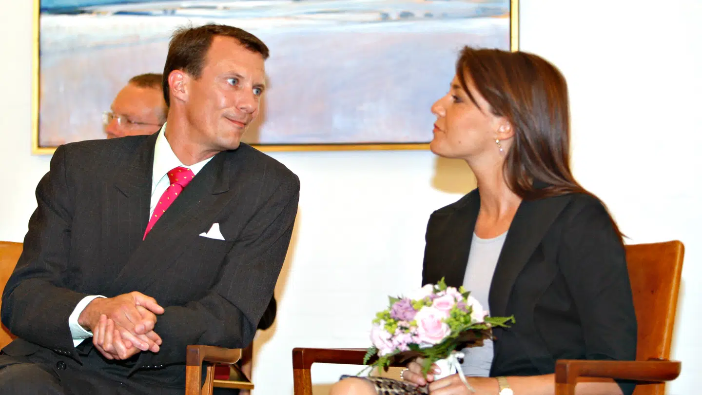 Prinsesse Marie bliver præsenteret for danskerne på Tønder rådhus i 2008.
